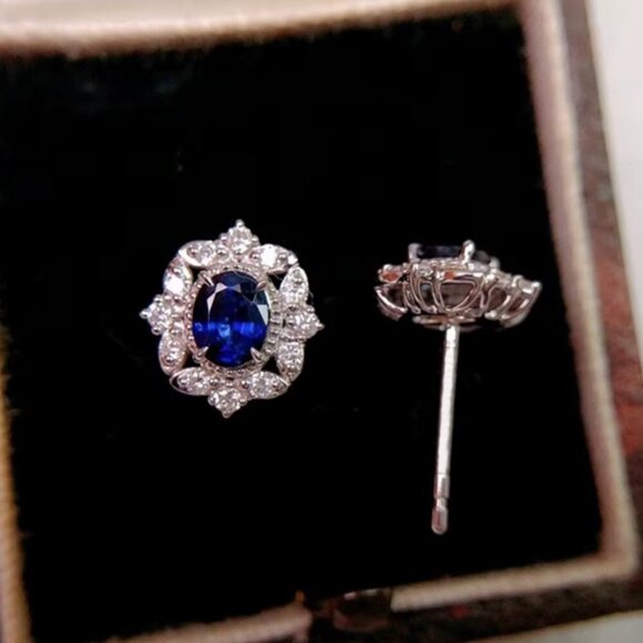 NEW 18k White Gold Blue Sapphire Diamond Earrings Small Stud Earrings - Picture 4 of 5